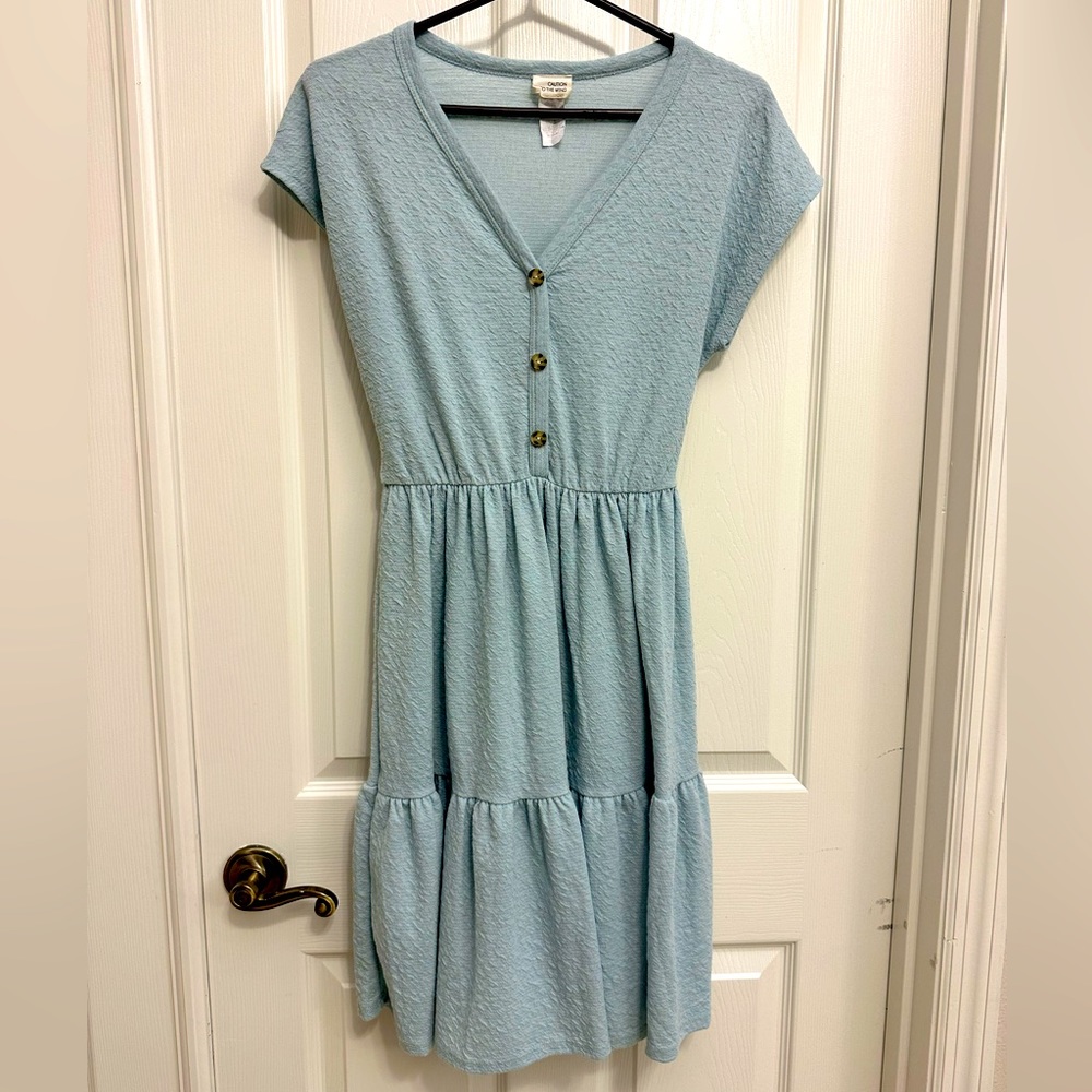 EUC Flowy tiered midi dress with tie in back in light mint - perfect for summer